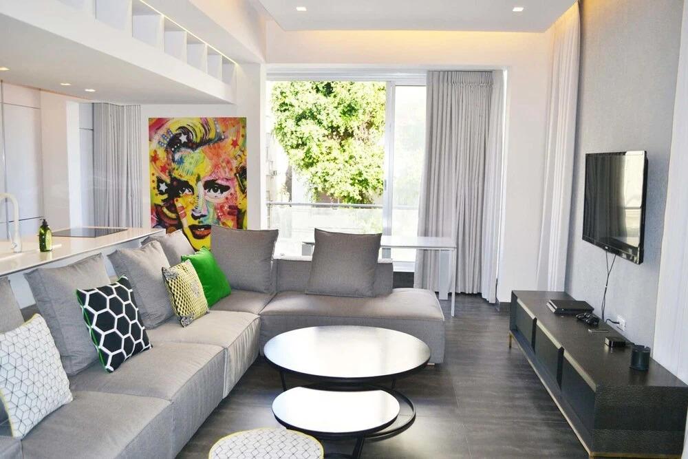 Design Apt 2BR 5 Min from the Beach TL3