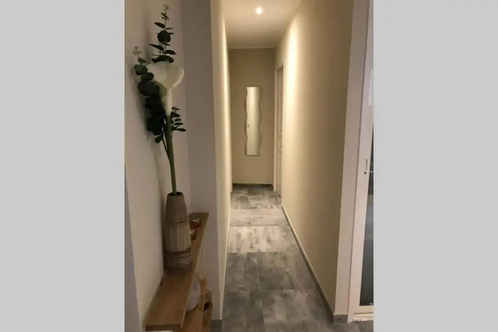 apartment (80m2) 3 bedrooms (up to 8 pers) town centre Menton