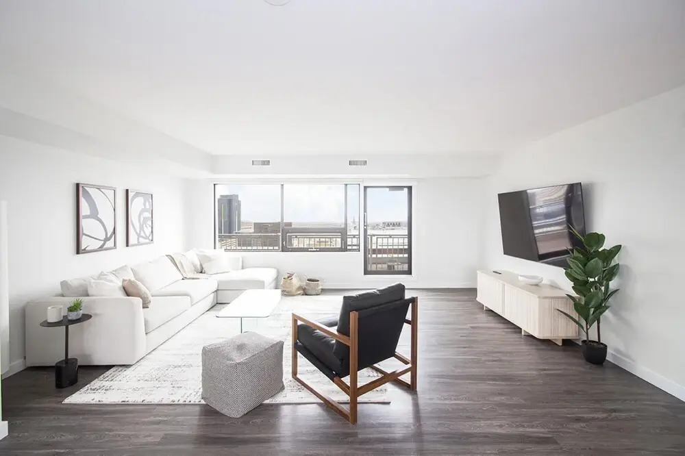 Luxurious 2 bed 2 Bath Penthouse on 23rd Floor PH1 Downtown