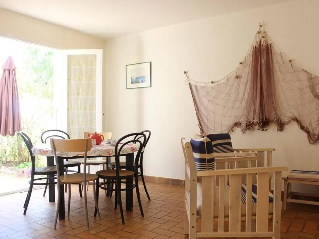 Maison Familiale 2 Étoiles à 150m de la Plage avec Terrasse, Jardin et Parking Privé - FR-1-229C-673