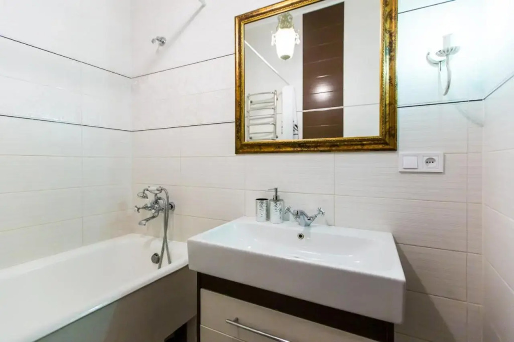 SoVA apartment str Gnatyuka 18