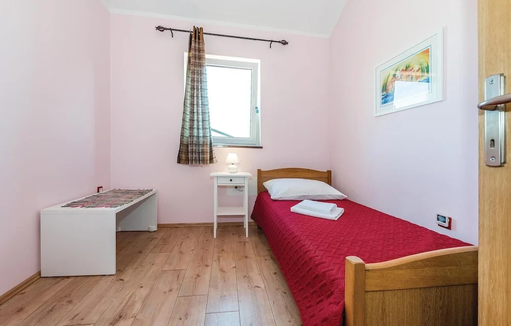 Stunning Home in Sibenik With Wifi and 5 Bedrooms