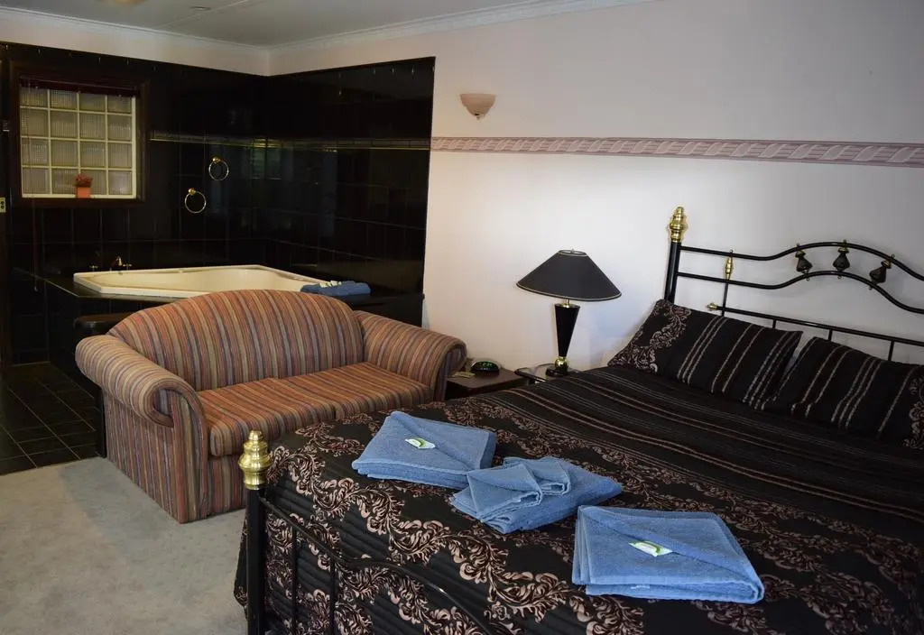 Roundhouse Motel