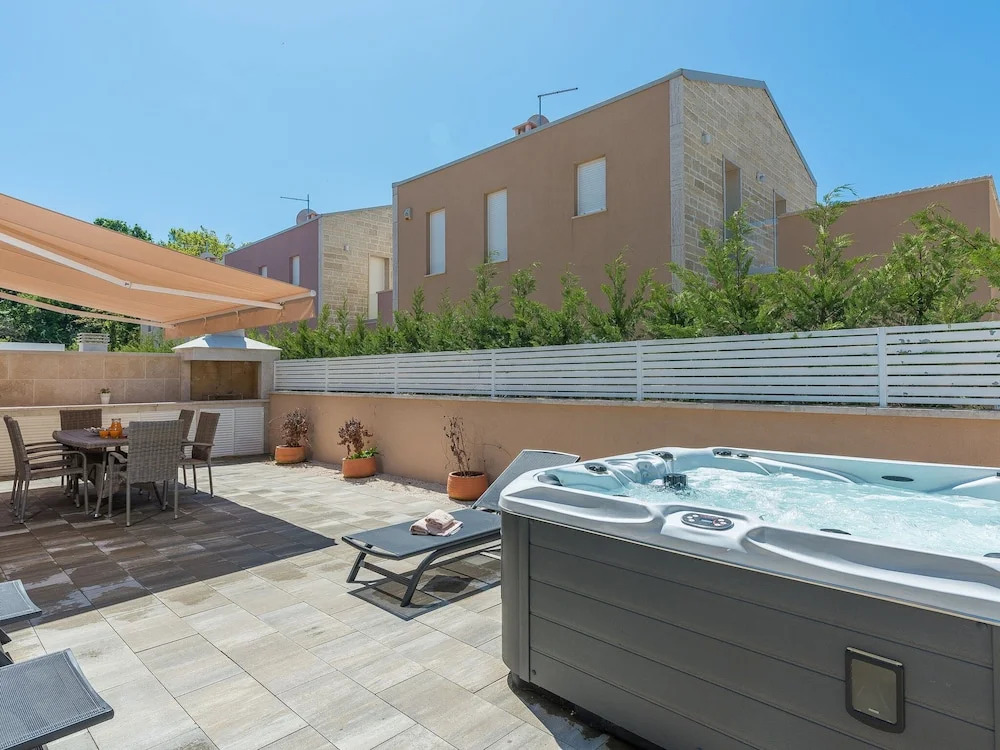 Modern Holiday House Favola In Funtana For 7 Persons Near The Beach