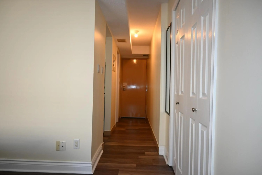 Downtown Niagara Falls Bachelor Apartment