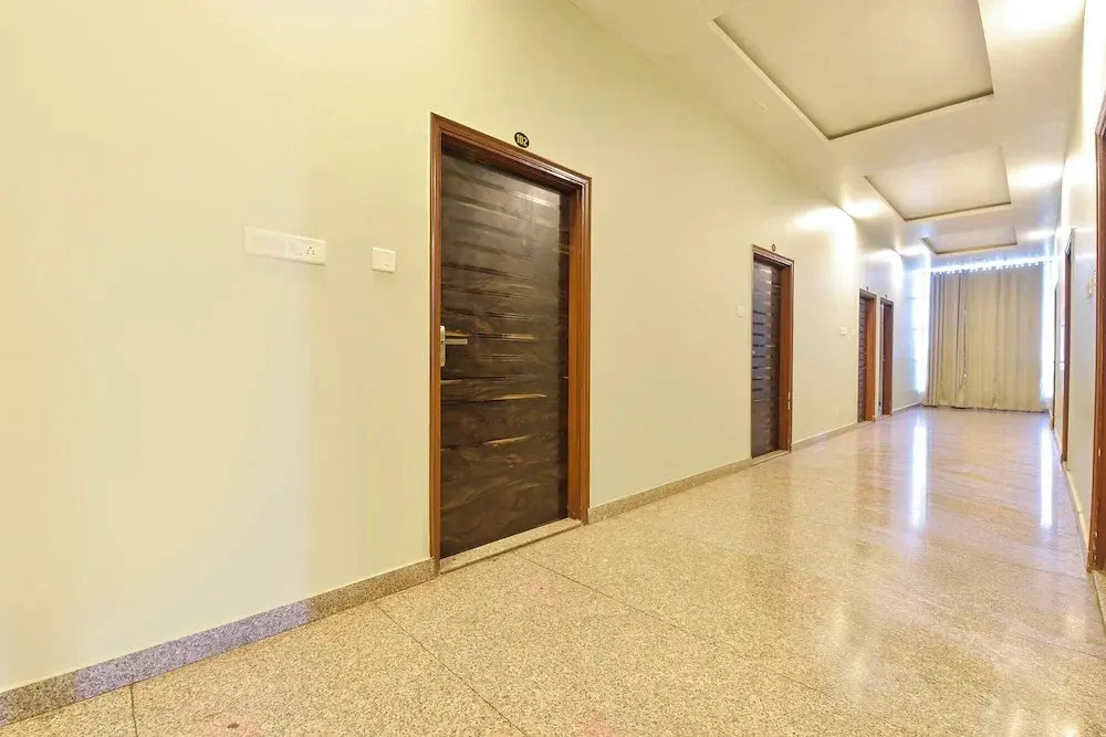 FabHotel Shivansh