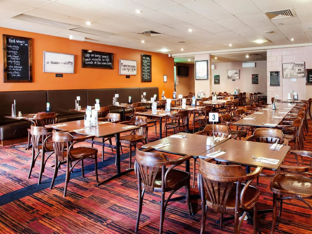 Upper Ross Hotel