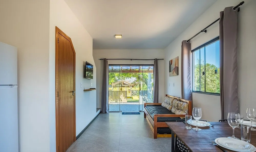 House w/ Suite and BBQ Grill in Imbituba Psl0002