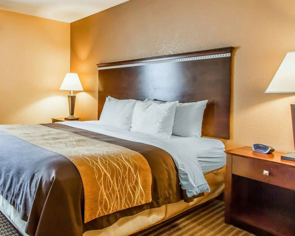 Comfort Inn & Suites