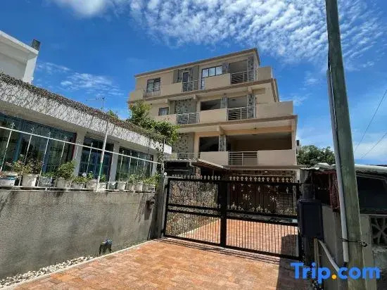 Luxurious Teak Furnished City Apartment w/ Pool