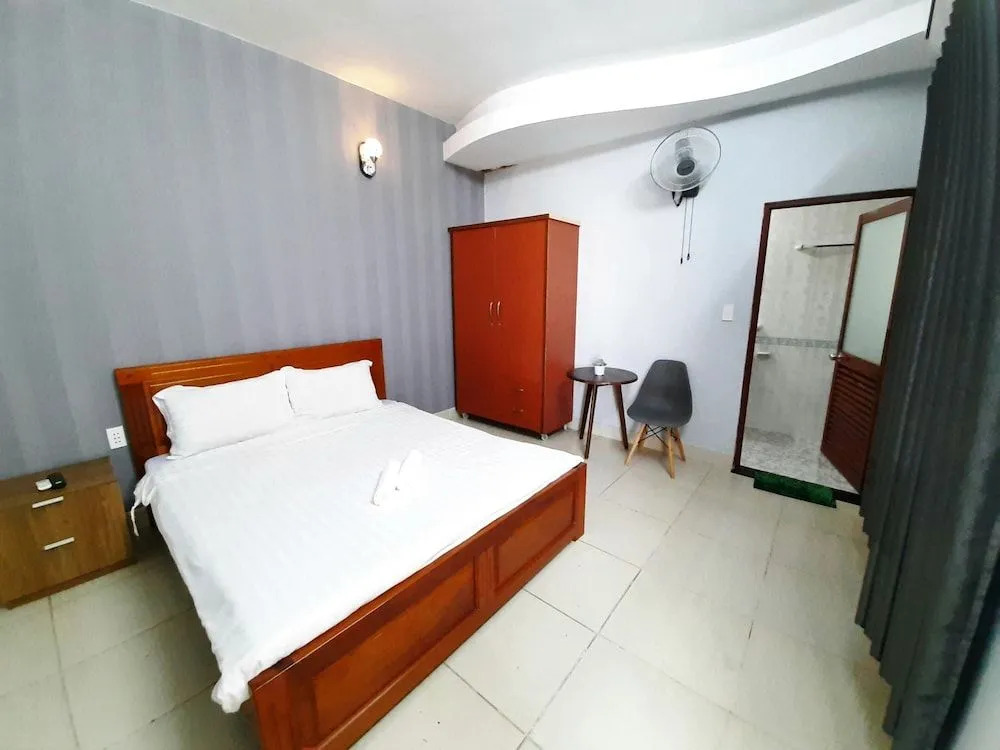 Huong Son Hotel