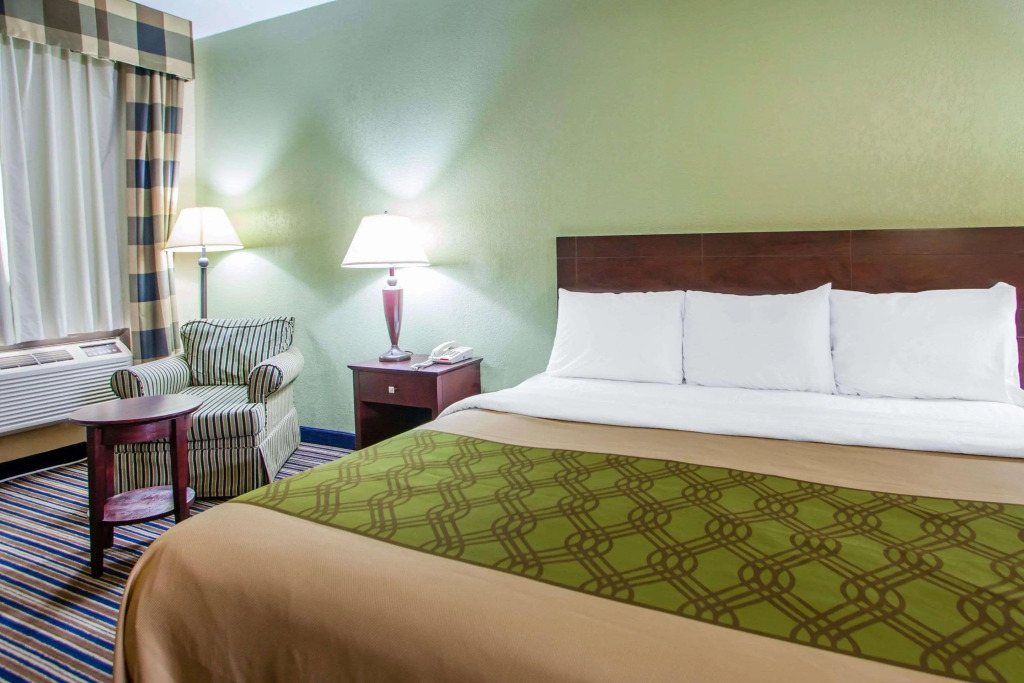 Econo Lodge Belton - Kansas City South