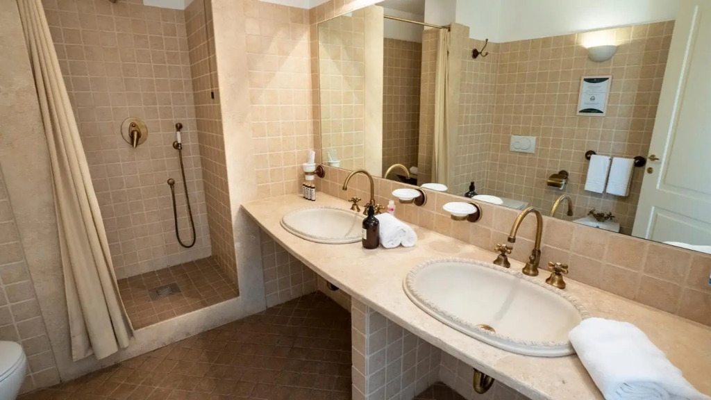 Relais Bella Rosina Pool & Spa