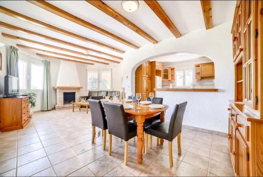 Villa - 5 Bedrooms - 107482