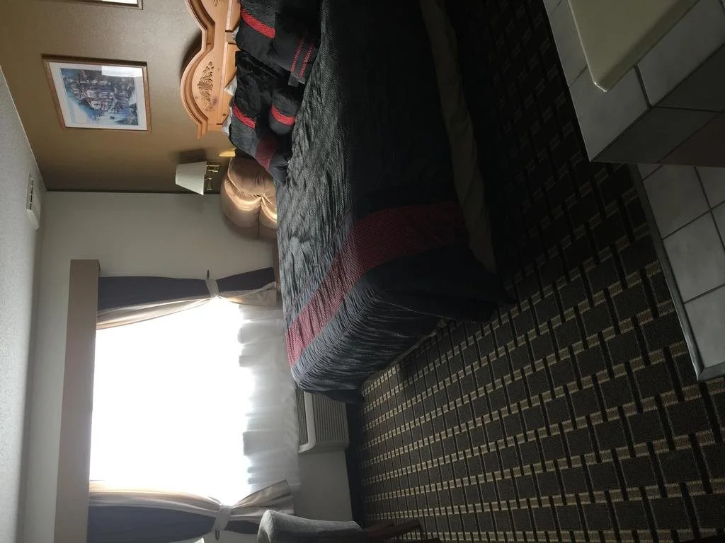 Adams Inn and Suites