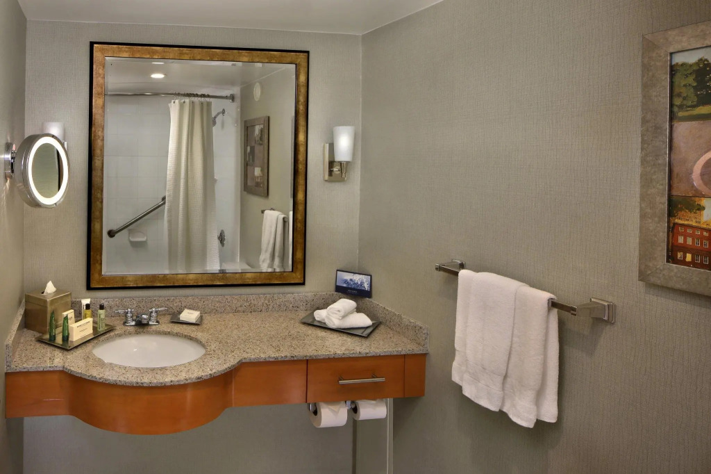 DoubleTree by Hilton Hartford Downtown