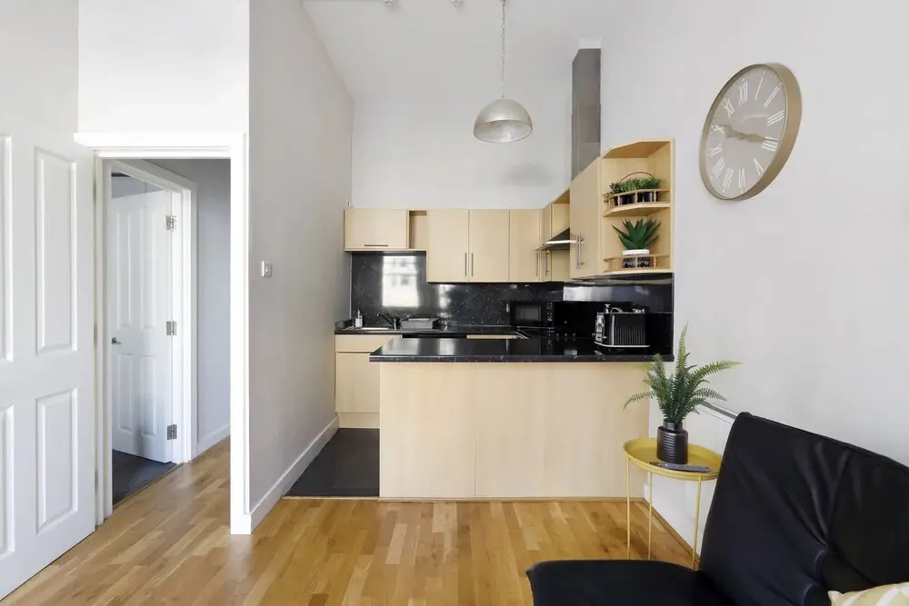 Modern City Pad By The Beach