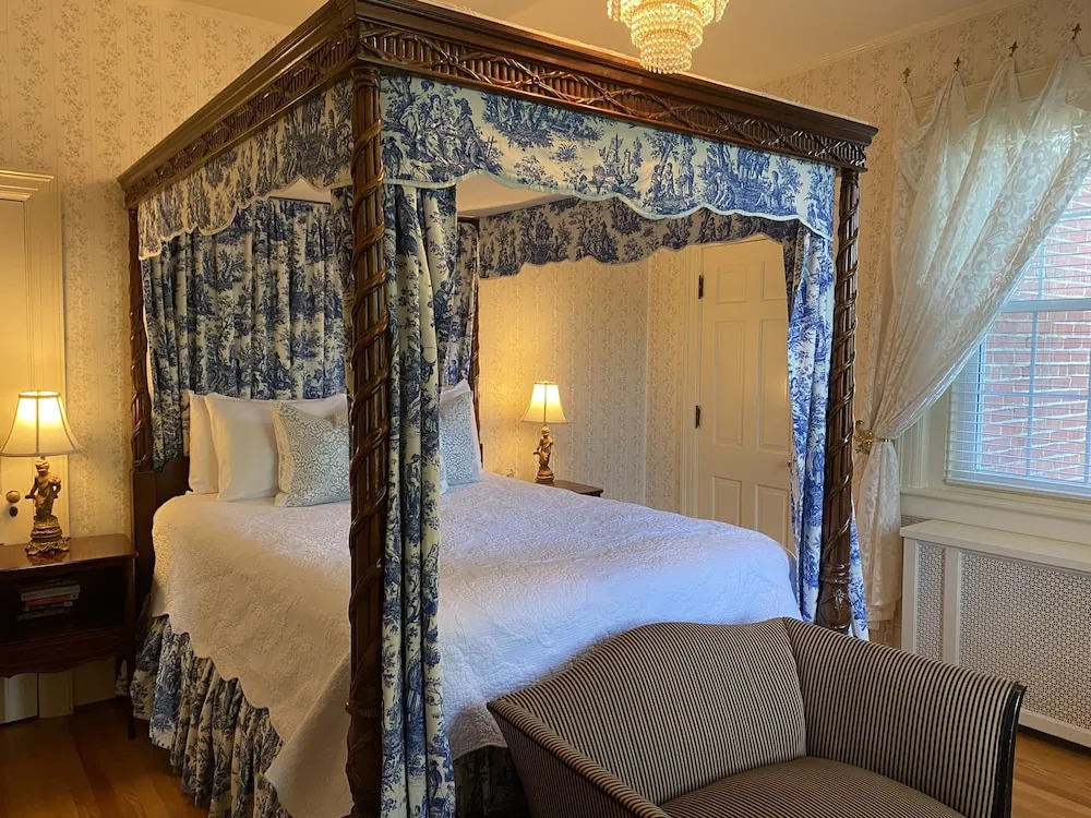 Hillcrest Mansion Inn