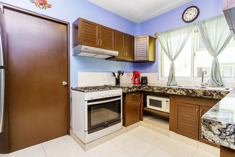 Private Villa with Pool, Golf, Patio & 5th Ave Access