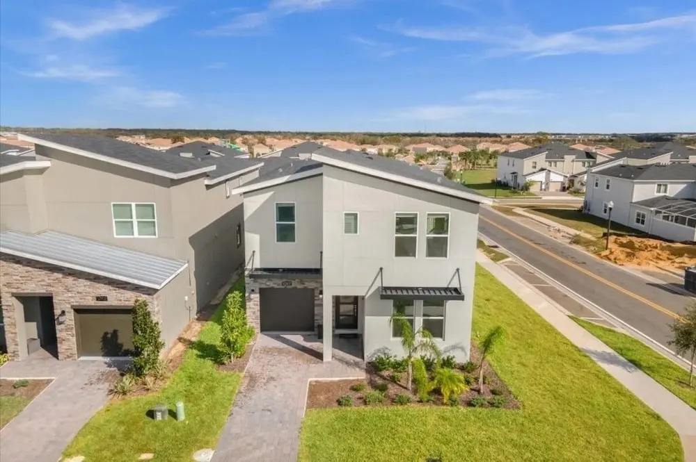 6 Bedroomss/ Champions Gate Home by RedAwning