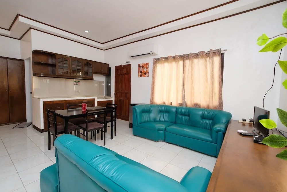 ZEN Rooms Mahogany Upland Dumaguete