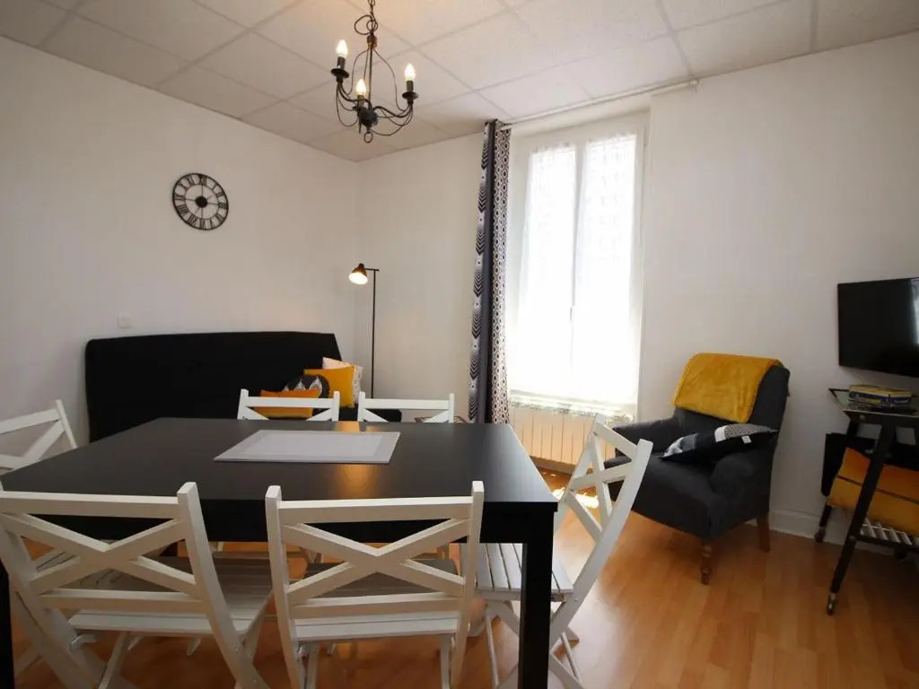 Appartement La Bourboule, 4 pièces, 6 personnes - FR-1-608-11