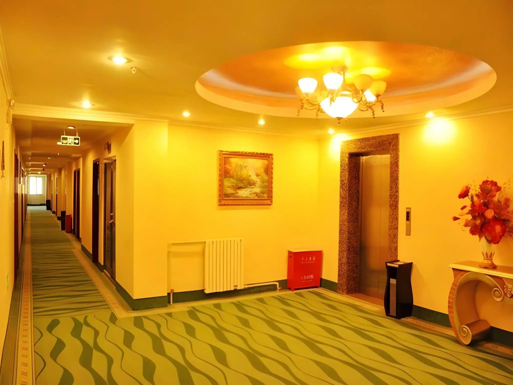 GreenTree Inn Beijing Changping Shahe Metro Station Express Hotel