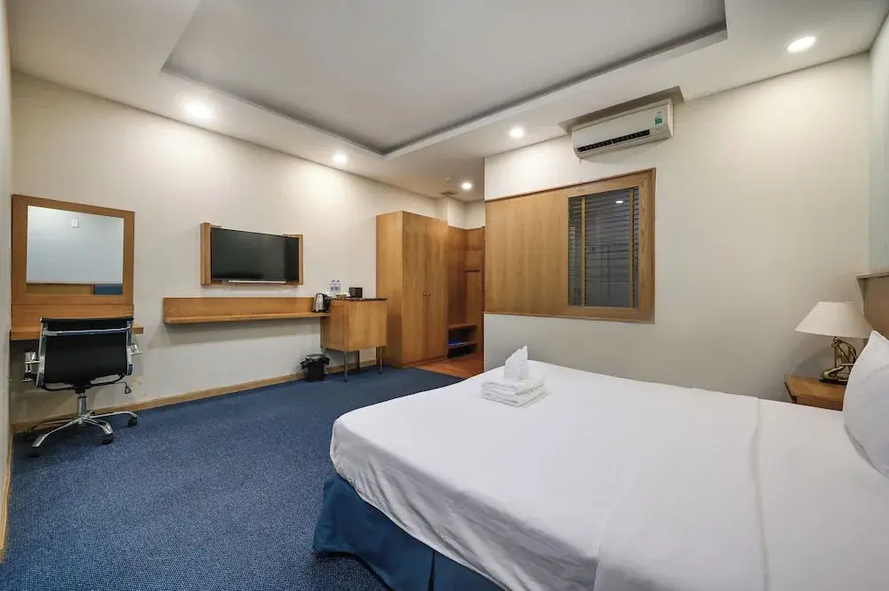 Sunshine Airport Hotel