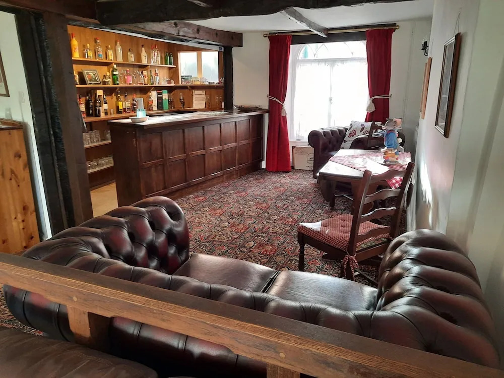 The White Cottage