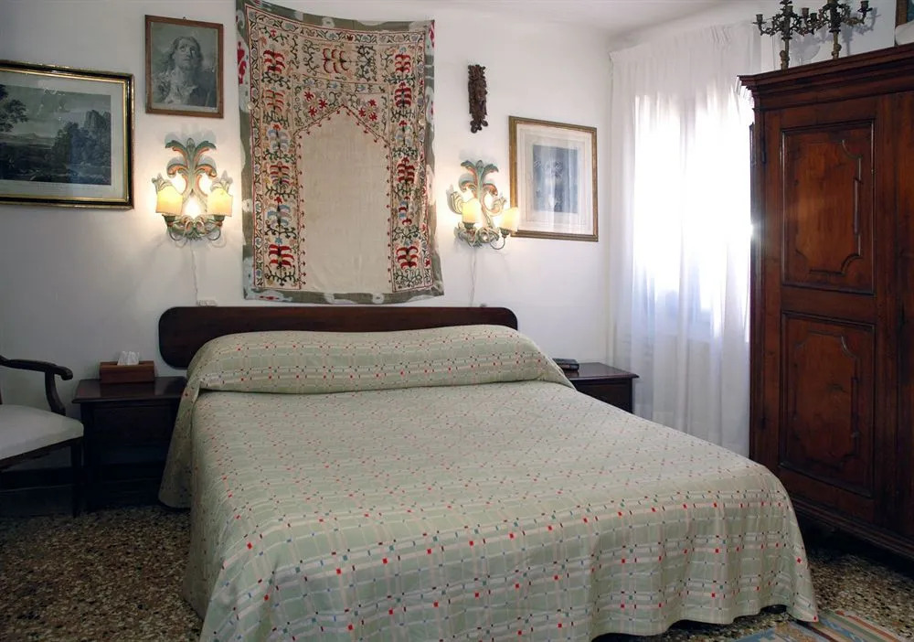 Alle Guglie Boutique Hotel