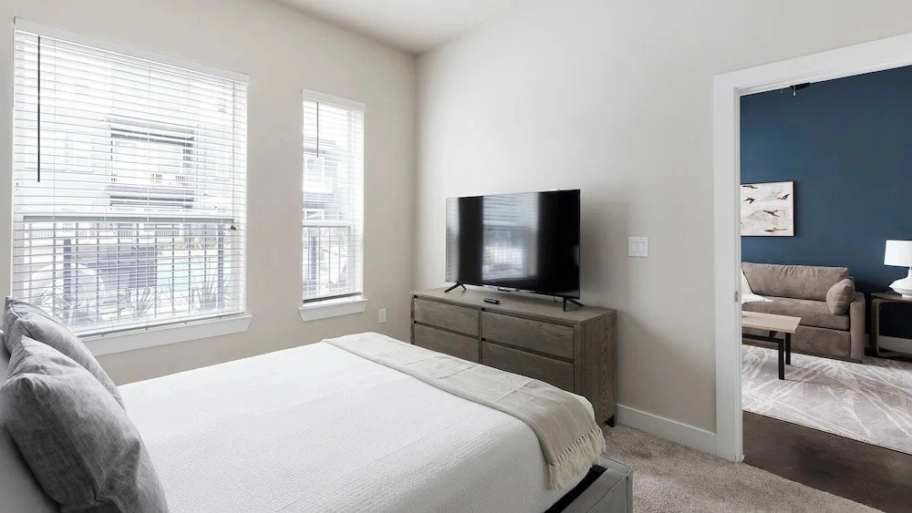 Landing Furnished Apartments - Old East