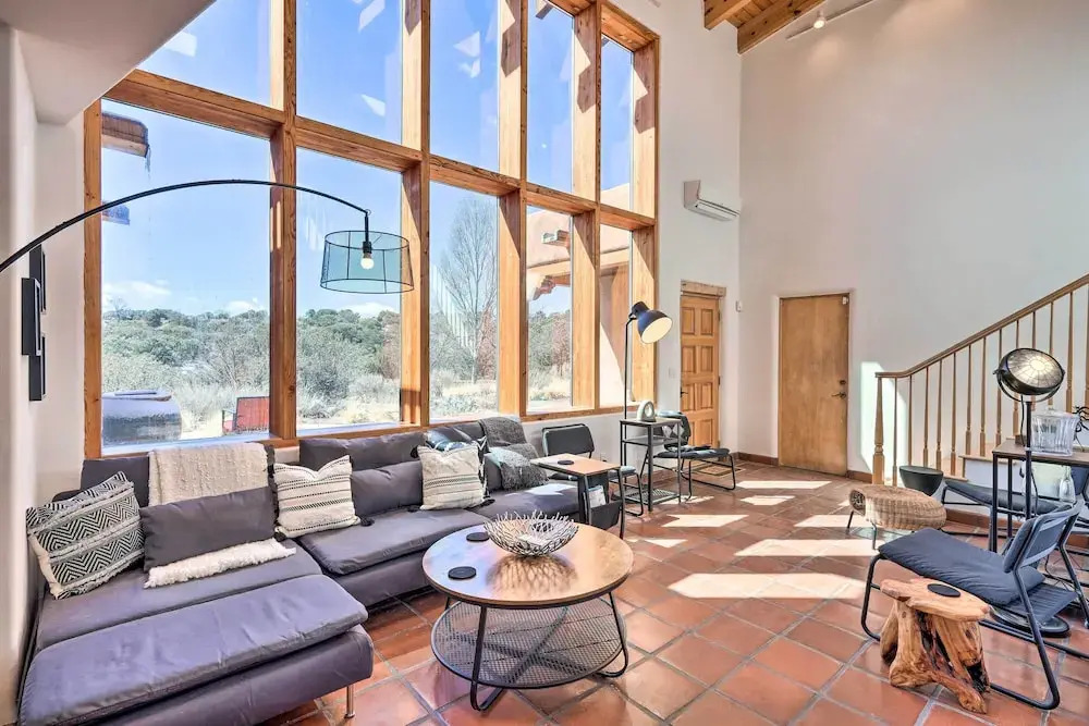 Casa al Reves Pueblo-style House With Views!