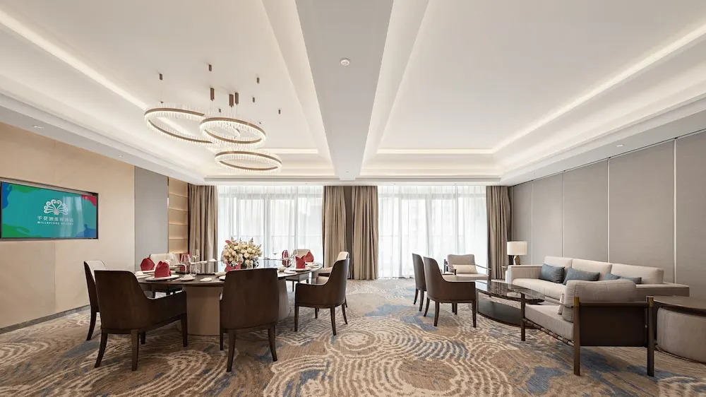 Qianhuazhou Hotel