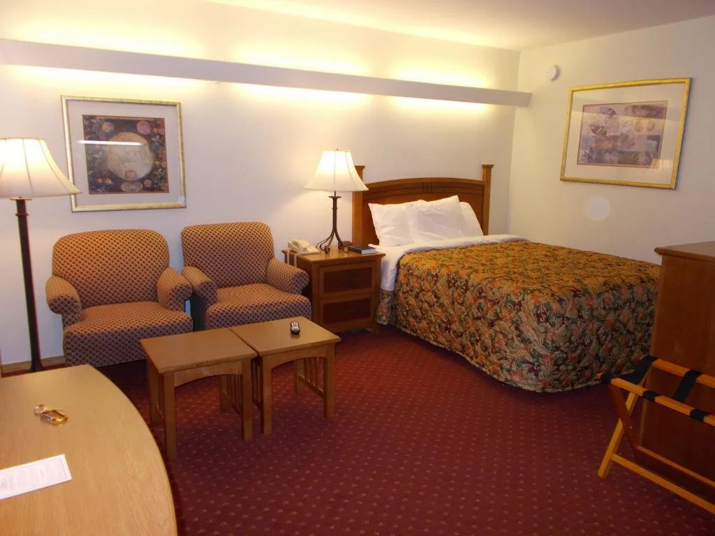 Shepherd Mountain Inn & Suites