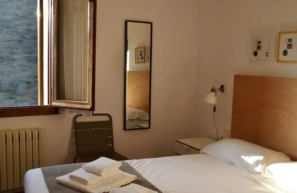 Tres Puentes Anguiano Apartamentos y Pensión