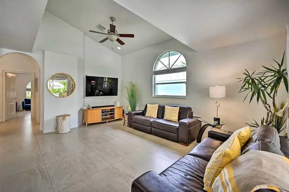 Modern Naples Oasis w/ Saltwater Pool & Jacuzzi!