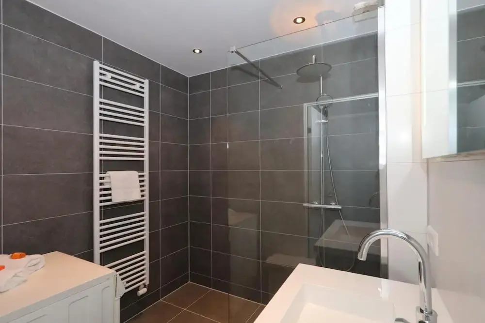 Spacious Holiday Home Near Forest