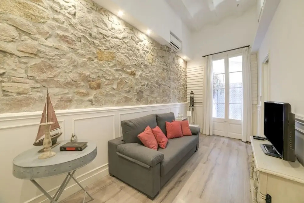 Stylish 1 Bed Apt w/ Terrace in Lesseps