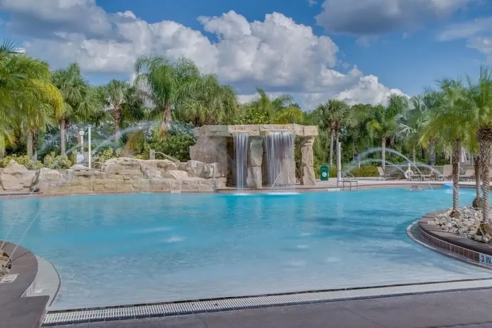 9004 Amazing Home With Pool