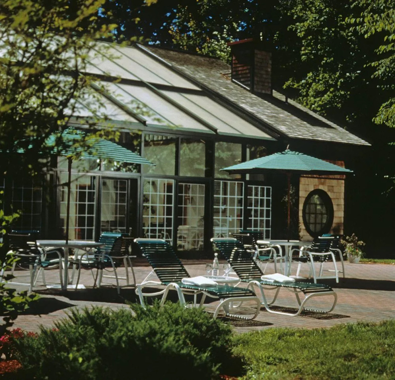 Chateau Merrimack Hotel & Spa
