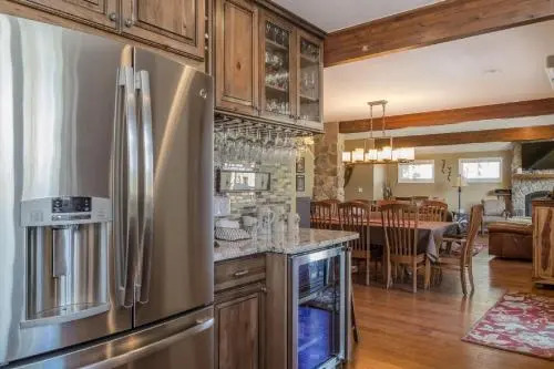Fox Run 5 Br home by RedAwning