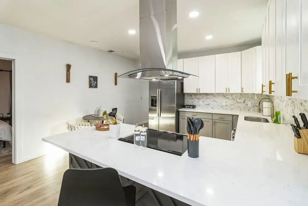 Stylish 4BR Home Family-friendly Near Downtown