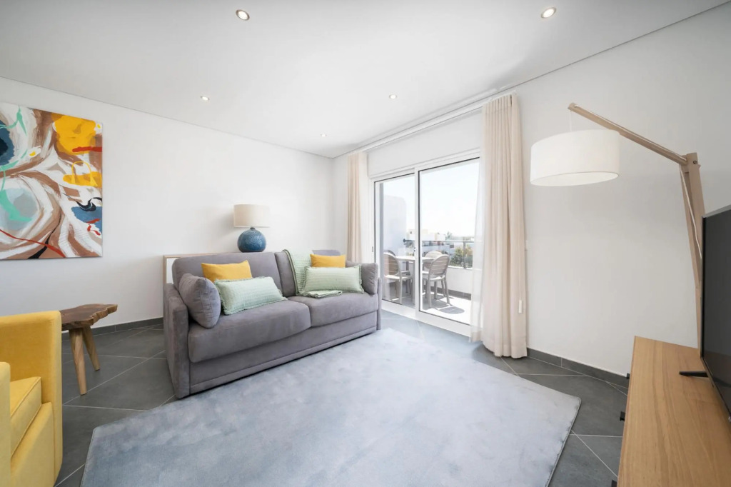 Modern Cabanas de Tavira Apartment by Ideal Homes