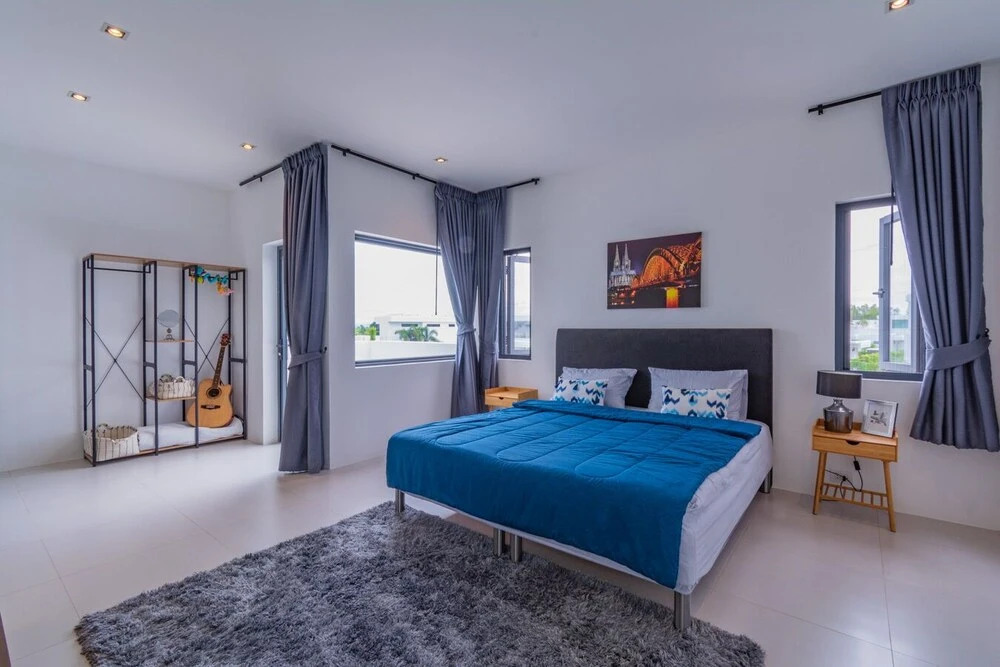 Modern 4 Bedroom Resort Pool Villa LL110