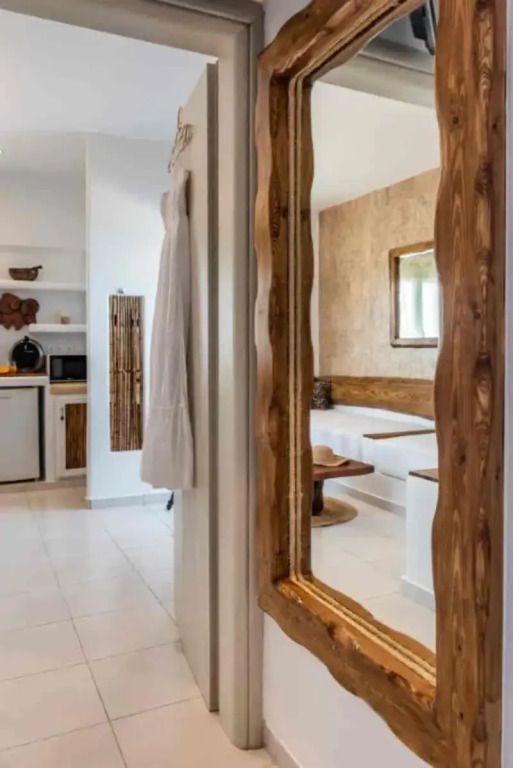 Niki Savvas Studio & Suites