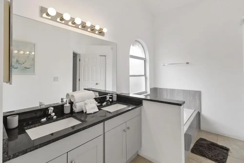 Amazing 4/3 House With Private Pool, Near Disney!