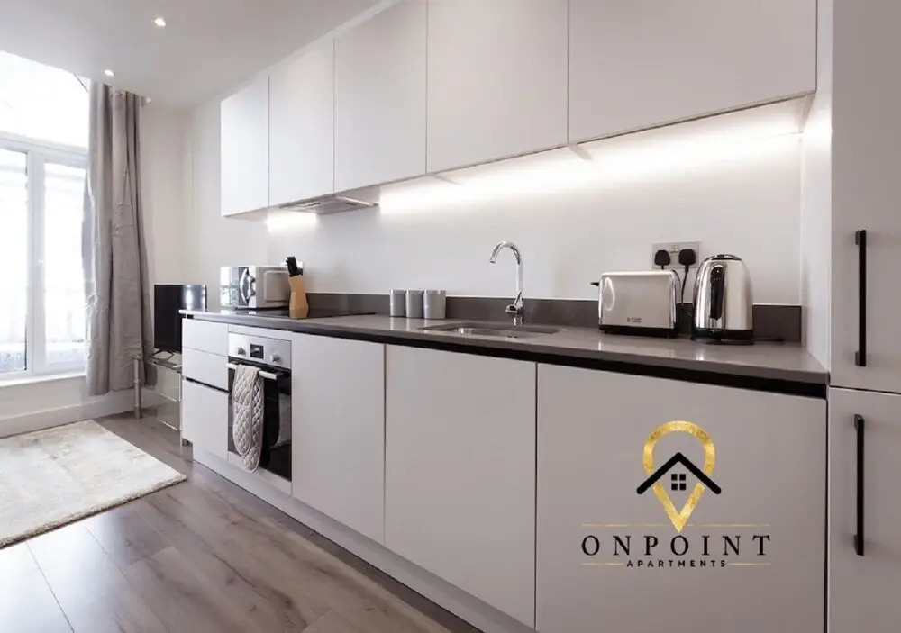 Fantastic 1 Bedroom Apt with PARKING