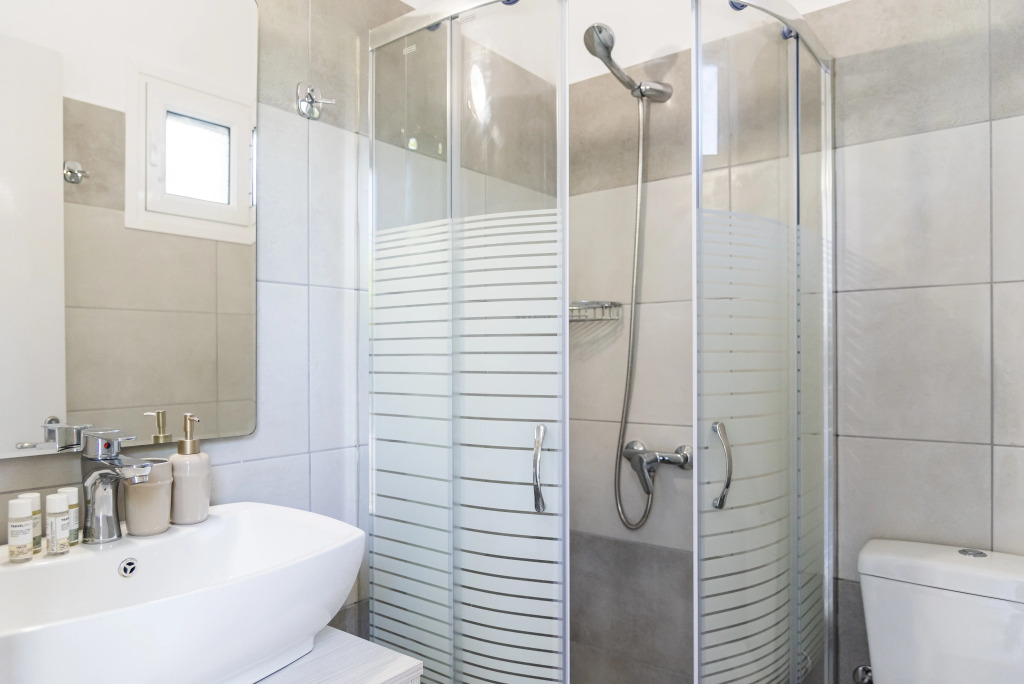 Olive Grove Beachfront Apartments & Suites