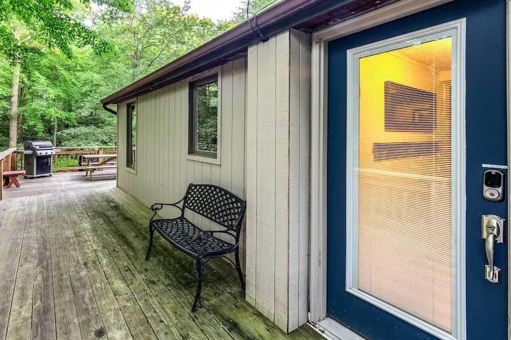 Lake Harmony Estates Family Home w/ Beach Access