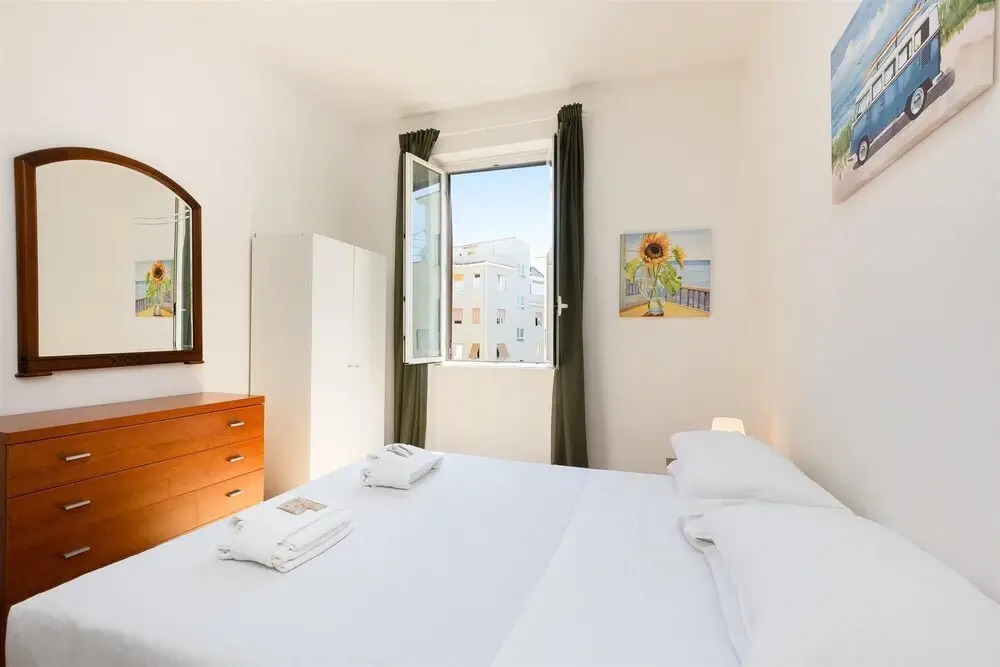 Rental in Rome Jenner Apartment